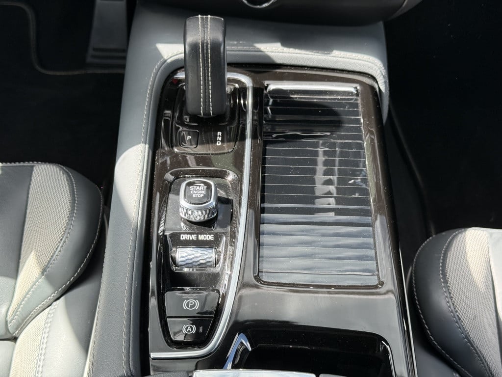 Volvo V60 t6 340pk recharge r-design| adap.cruise| trekhaak| camera| h&k s