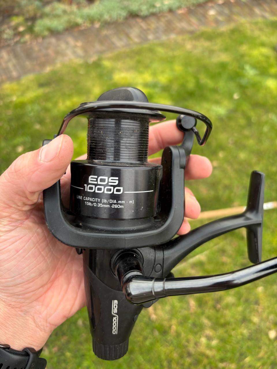 Complete karper set – 2 hengels + Fox molens + schepnet + rodpod