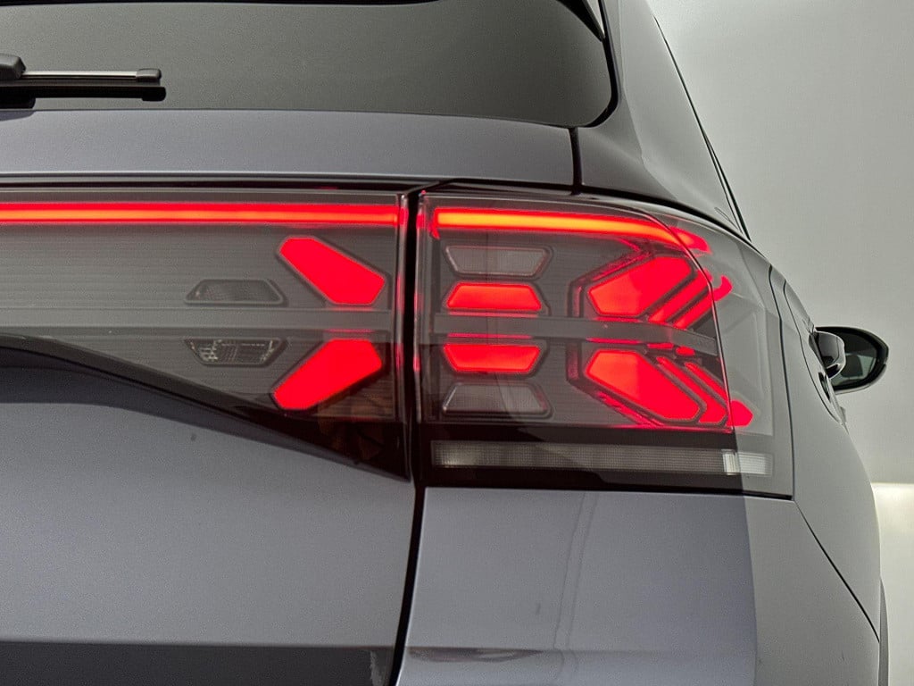 Volkswagen T-cross r-line edition 1.0 tsi 85 kw / 116 pk suv 7 versn.