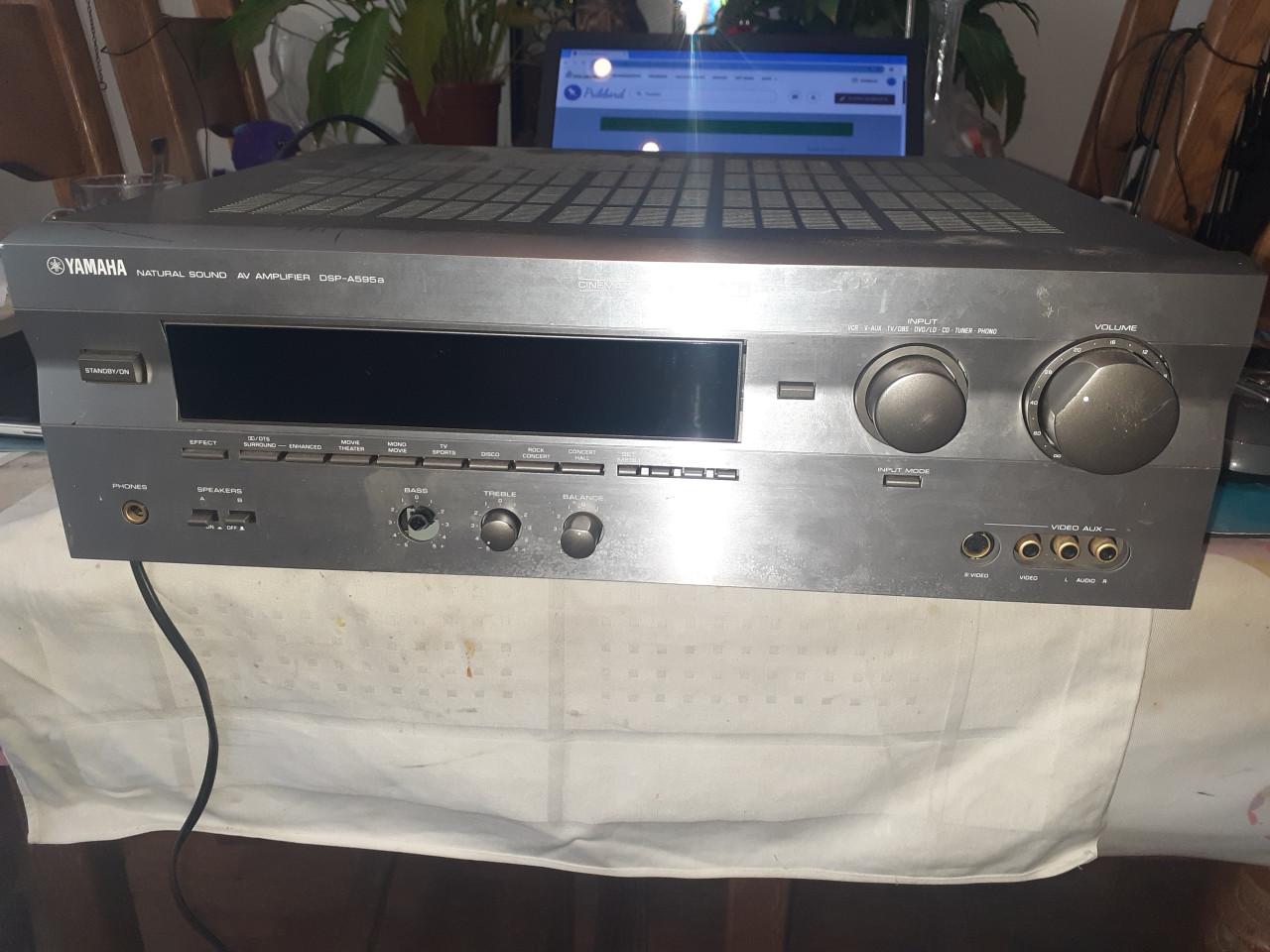 Versterker YAMAHA type DSP-A595a - 300 Watt