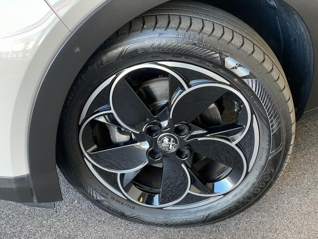Alfa Romeo Junior elettrica 54 kwh