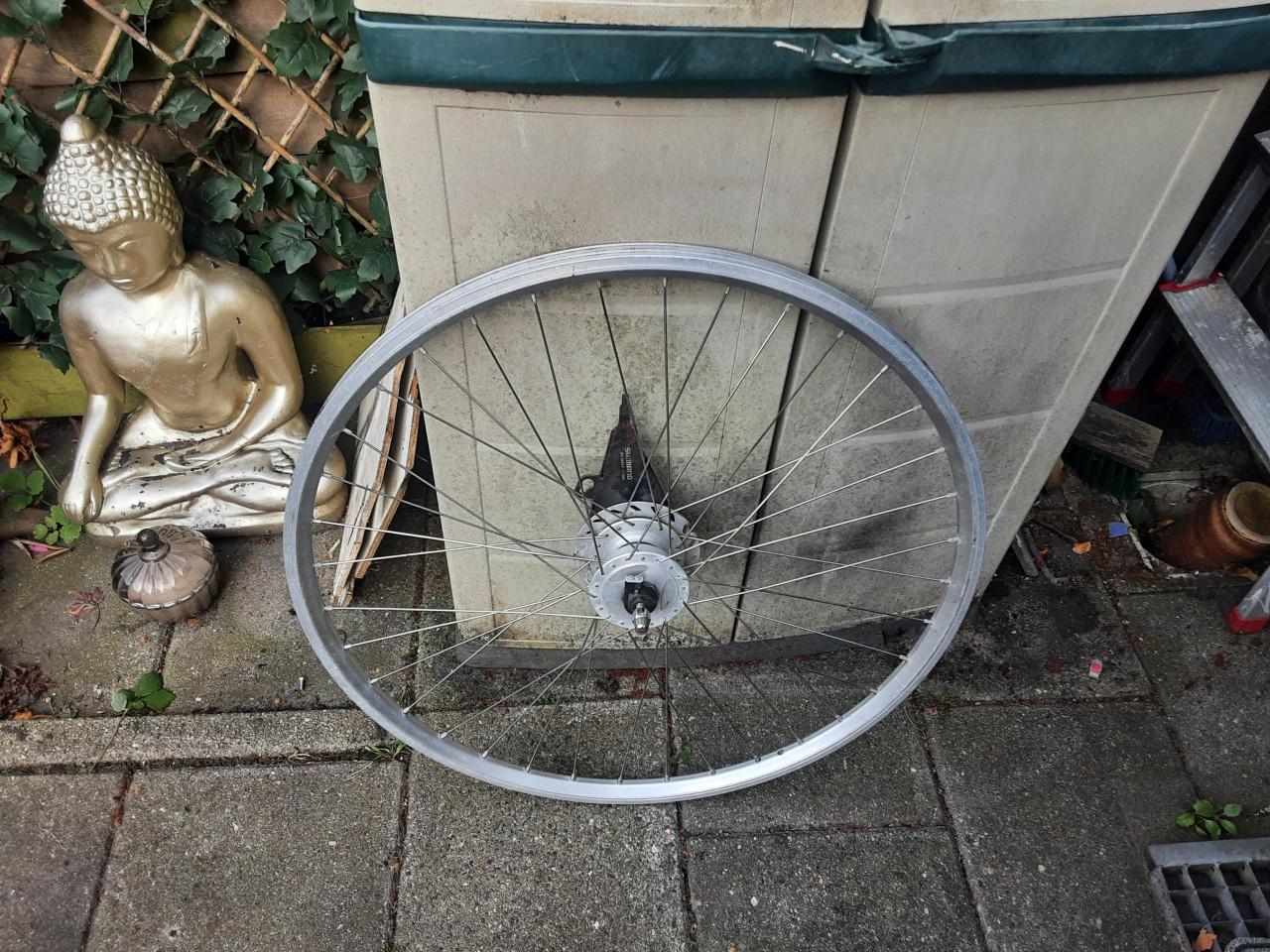28 inch nexus voorwiel, naafdynamo, rollerbrake rem