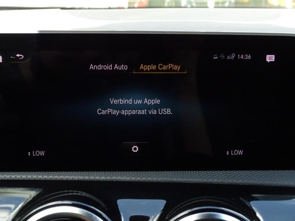 Mercedes-Benz A-Klasse 180 business solution amg | pano | widescreen