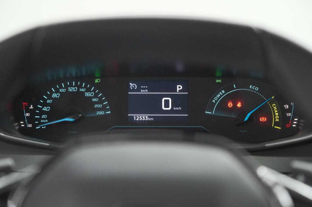 Peugeot 208 1.2 hybrid 110 e-dcs6 style | trekhaak | allseason banden | app