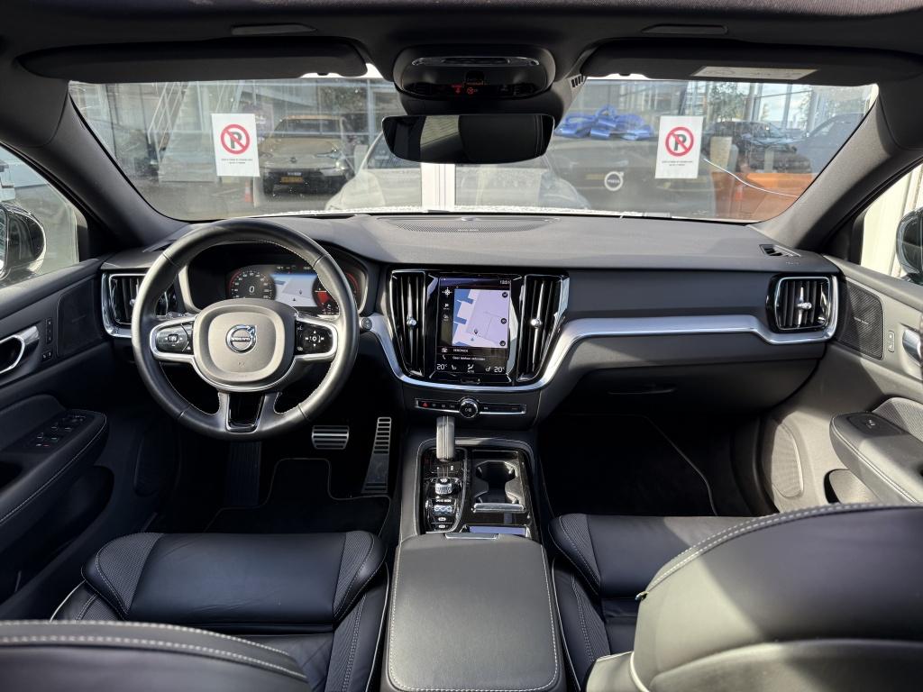 Volvo V60 t6 340pk recharge r-design| panodak| adap.cruise| 360camera| awd