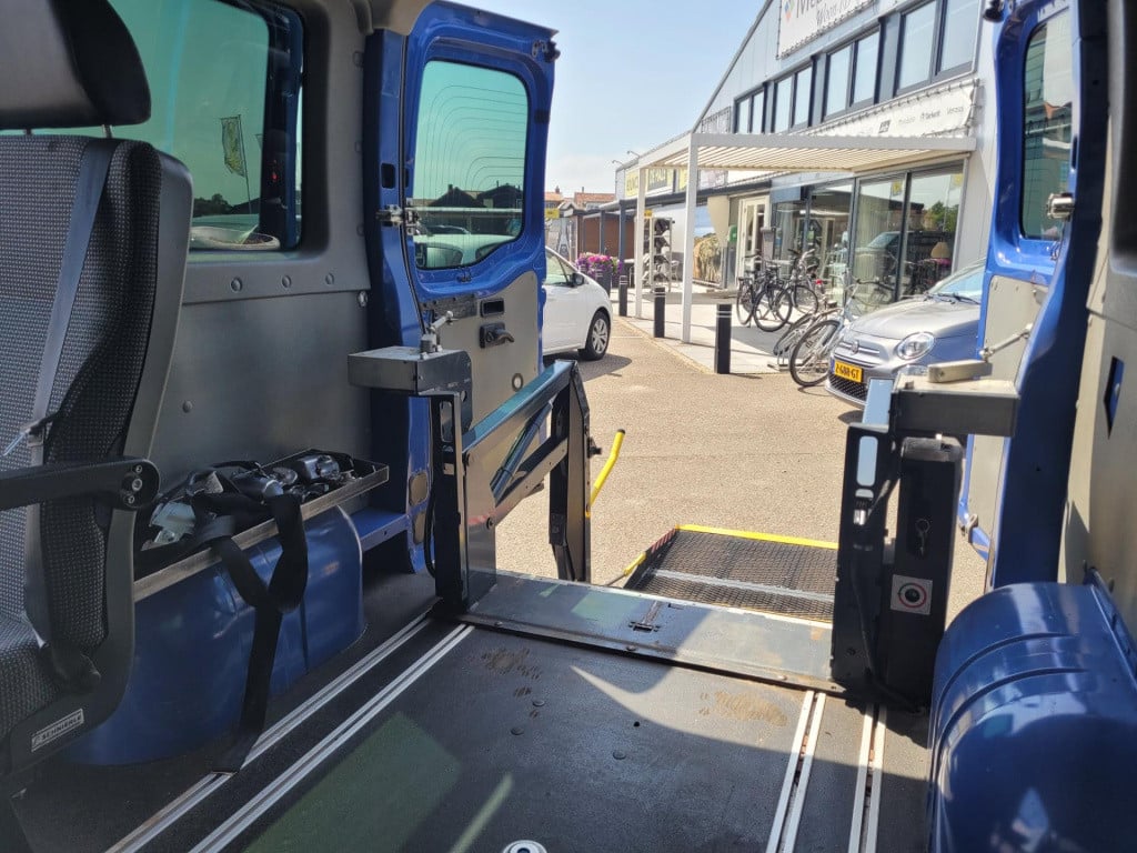 Opel Movano 2.5 cdti l1h1 rolstoelbus rolstoelauto
