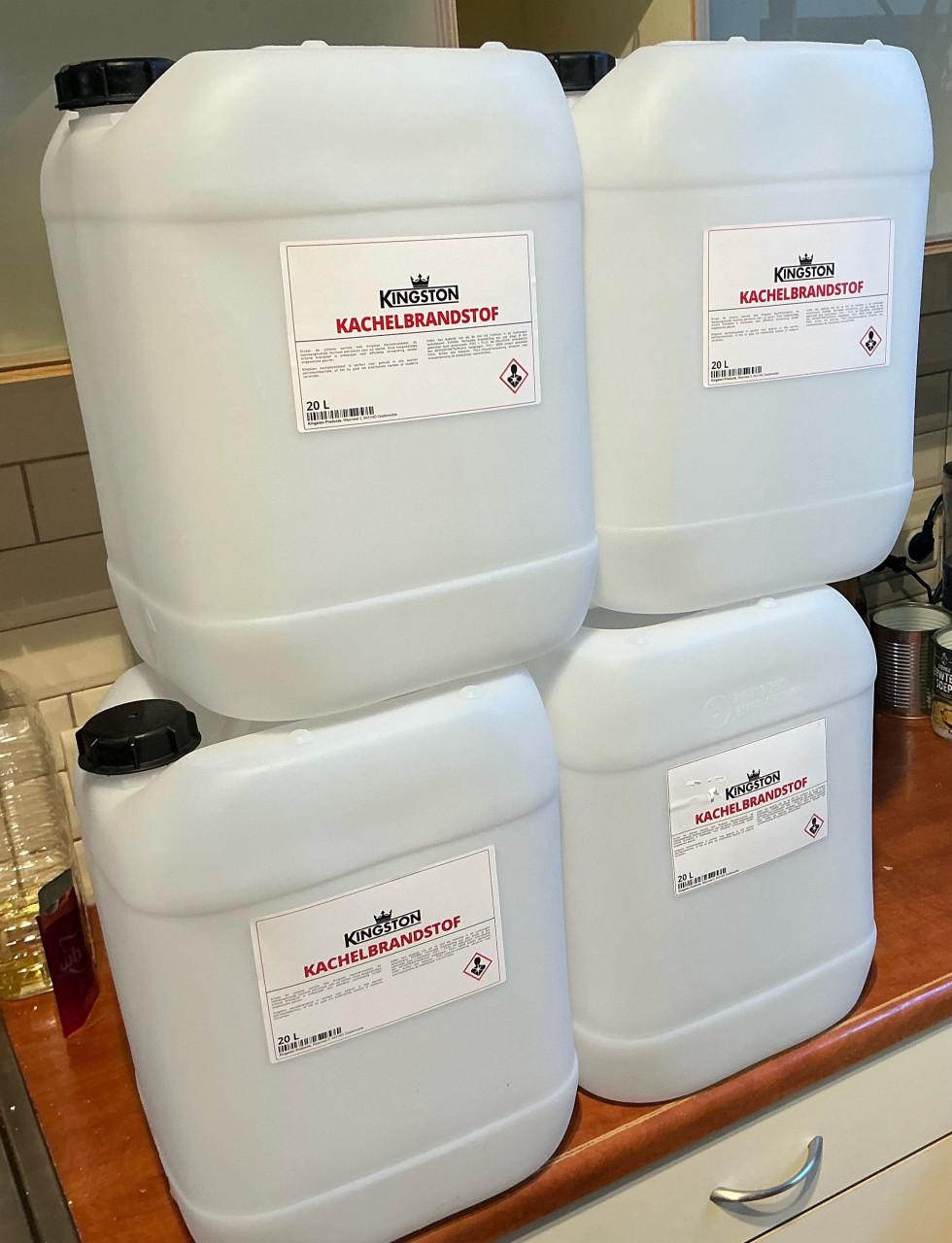 Te koop: 4 lege 20 liter petroleum jerrycans