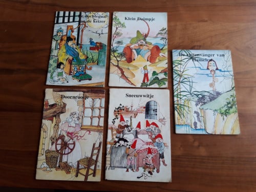 Vintage sprookjesboekjes uit 1983