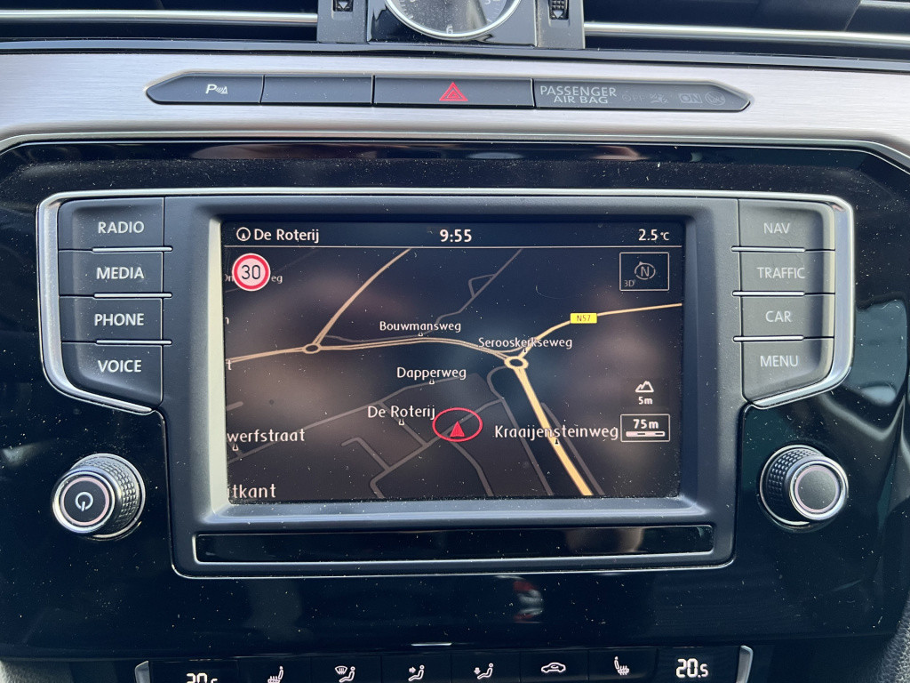 Volkswagen Passat variant highline automaat | bluetooth | camera | lederen 