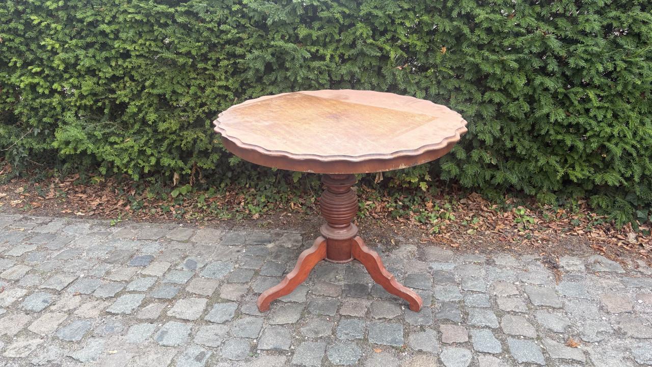 Antiek tafelrje