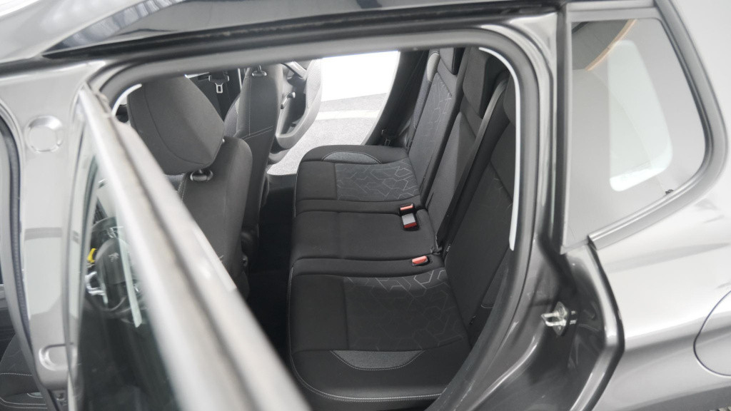 Peugeot 2008 puretech 82 signature | camera | apple carplay | parkeersensor