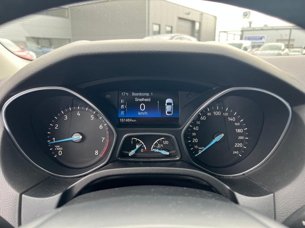 Ford Focus 1.0 ecoboost 125pk titanium , trekhaak , prijs incl nieuwe distr