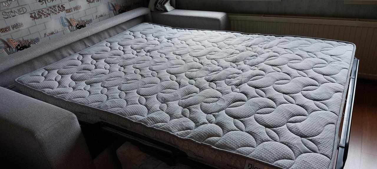 Mooie degeijke Slaapbank te koop