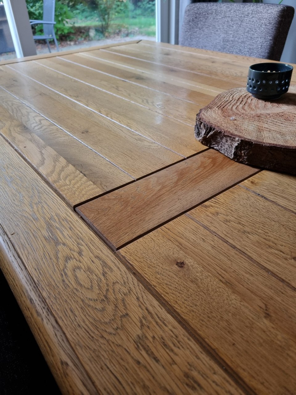 Eettafel/ 6 stoelen/ salontafel