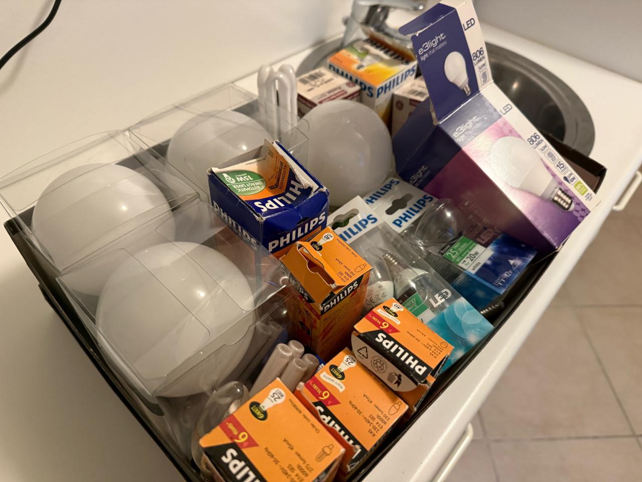 Gratis. LED en Spaarlampen. grote en kleine fitting