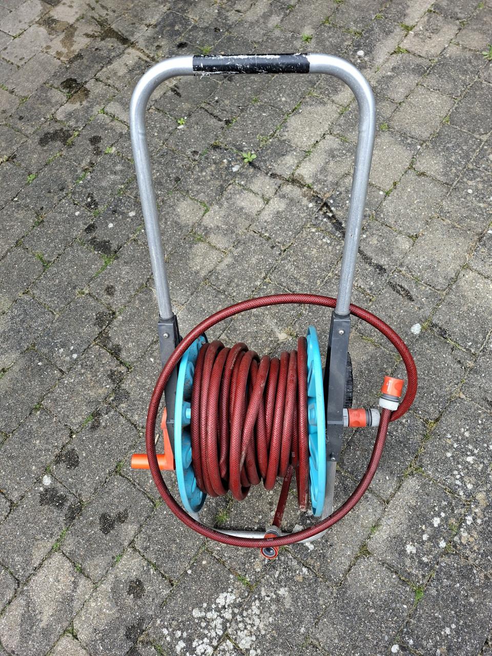 Haspel met tuinslang