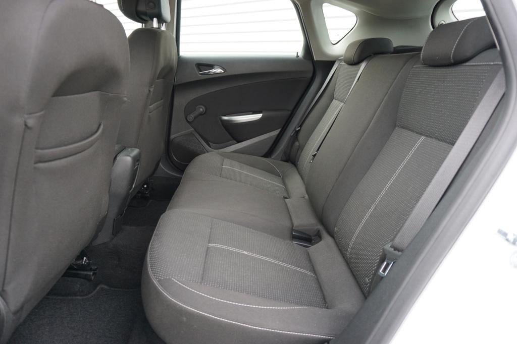 Opel Astra 1.4 turbo gt airco / navi / cruise / parkeers. / elektr. ramen /