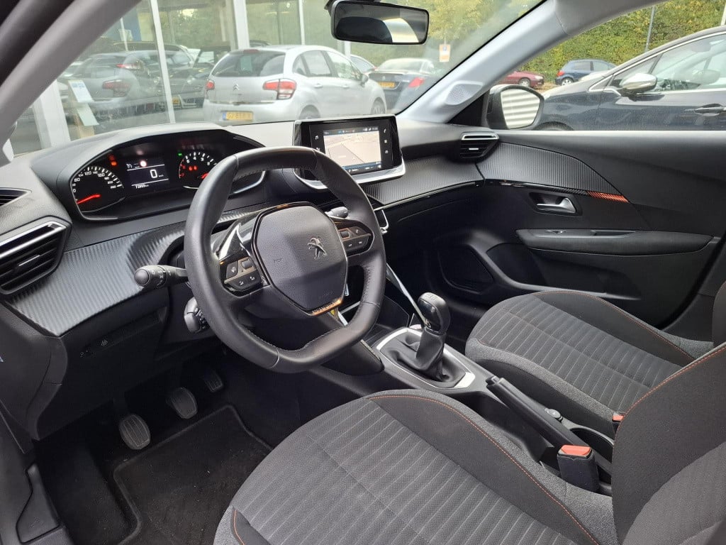 Peugeot 208 1.2 active pack navi/airco/lmv