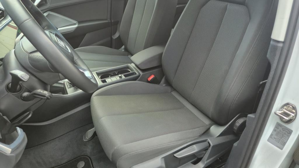 Audi Q3 45 tfsi e edition