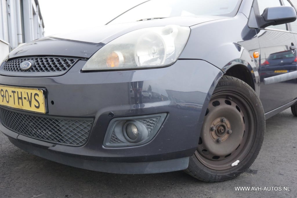 Ford Fiesta 1.4-16v futura automaat