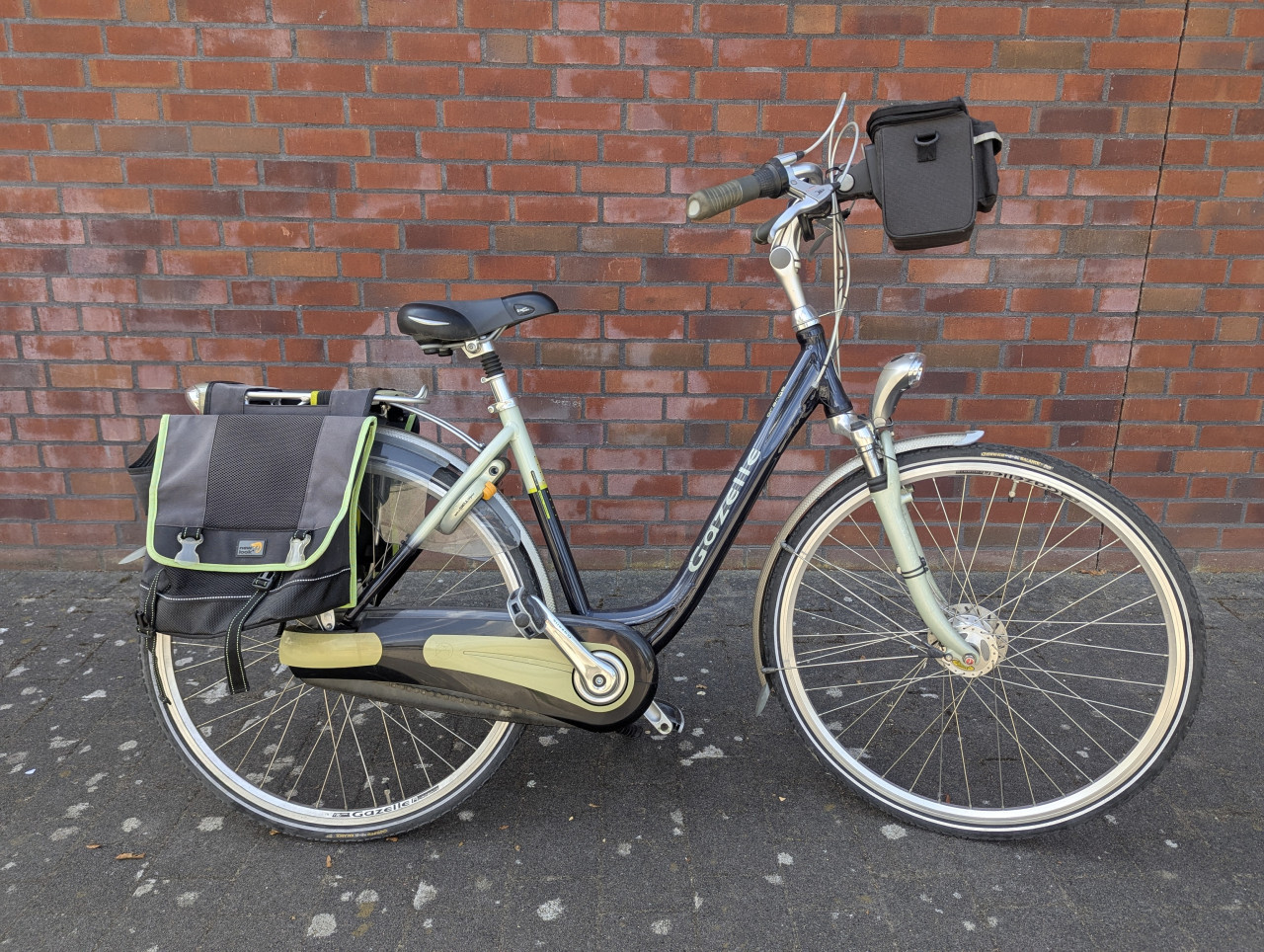 Te Koop Gazelle damesfiets met fietstassen