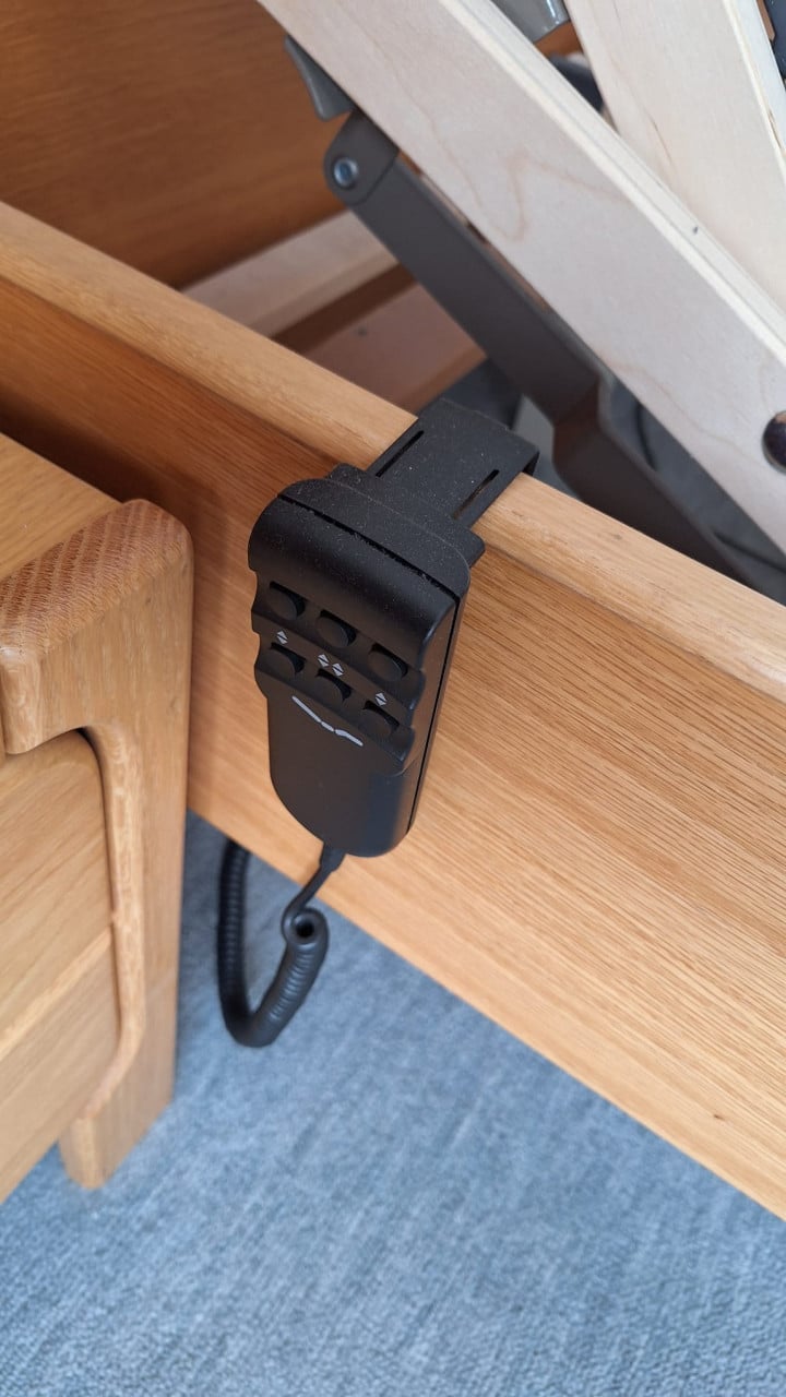 Bed met elektrische lattenbodems