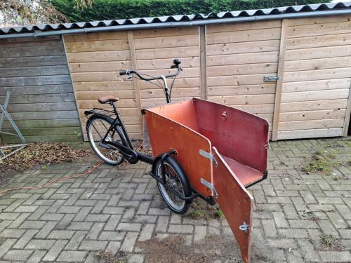 Bakfiets (met deur v.d.hond)