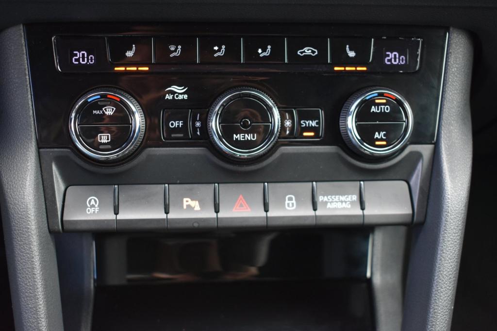 Skoda Karoq 1.5 tsi act sportline | camera | nap | stoelverwarming | apple 