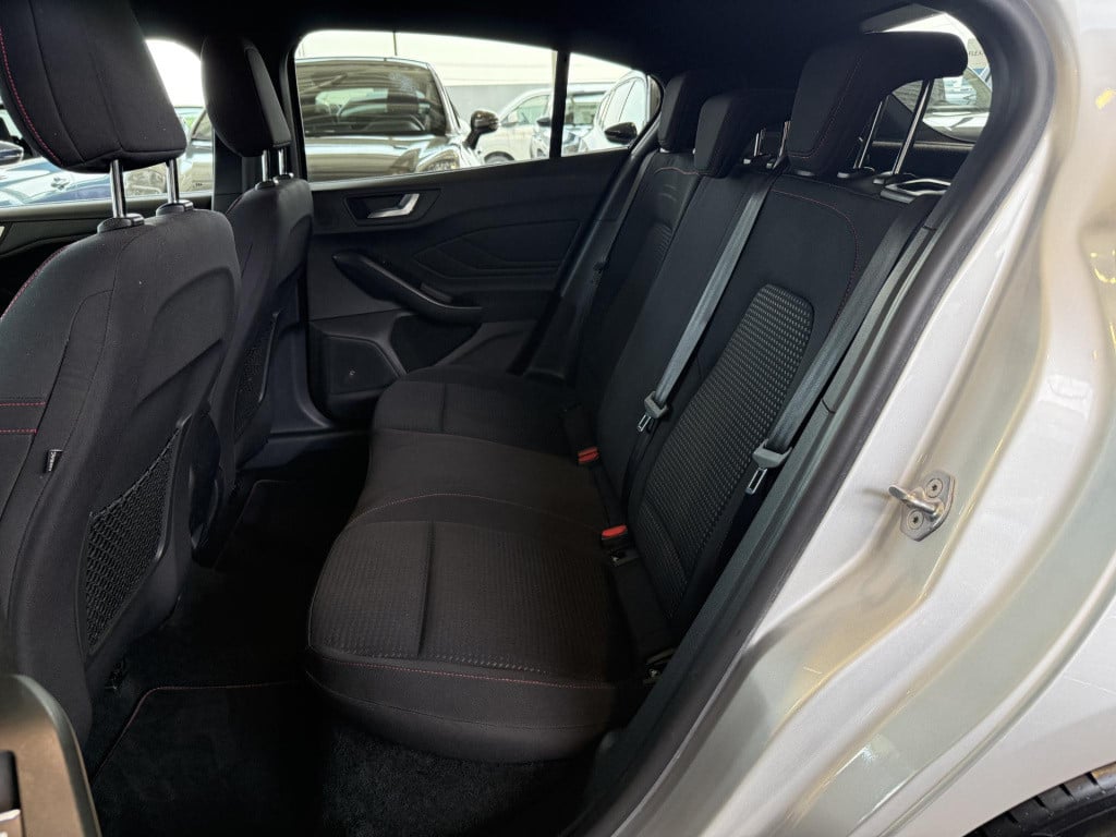 Ford Focus 1.0 ecoboost st line business 18'' | matrix led | acc | lane ass