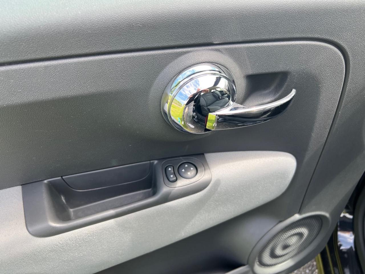 Nieuwstaat, Fiat 500 Cabrio uit 2015 met slechts 78.000 km