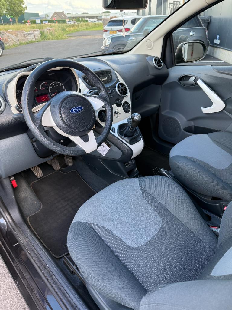 Ford KA 1.2 titanium - airco - nieuwe distributie