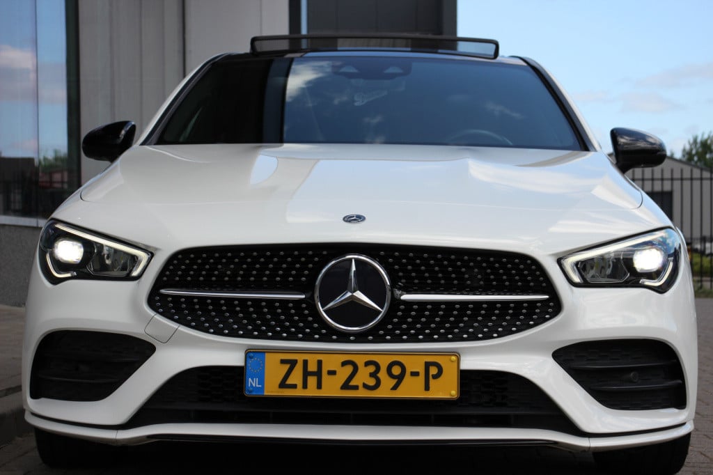 Mercedes-Benz Cla 180 amg | night pakket | pano | sfeerverlichting | camera
