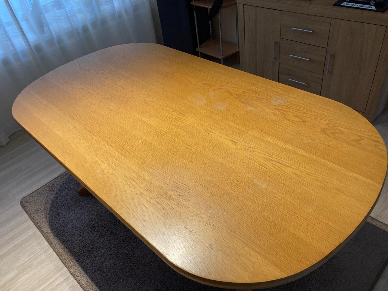 Dressoir , eettafel en spiegel kleur licht eiken