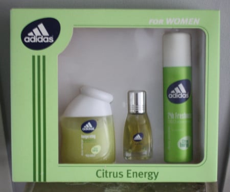 Parfum set met parfum deo showergel  nieuw