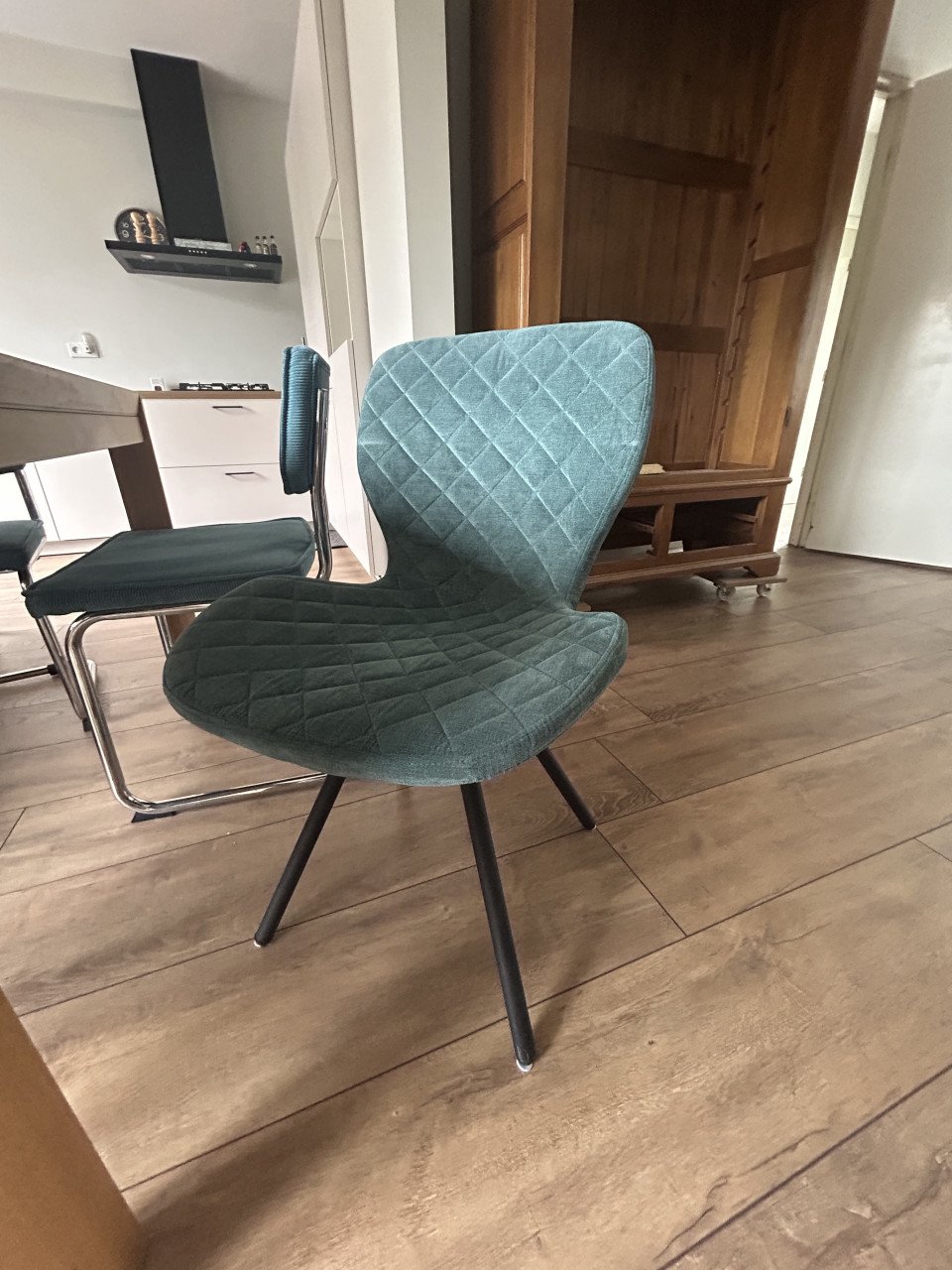Eettafel met 4 stoelen te koop