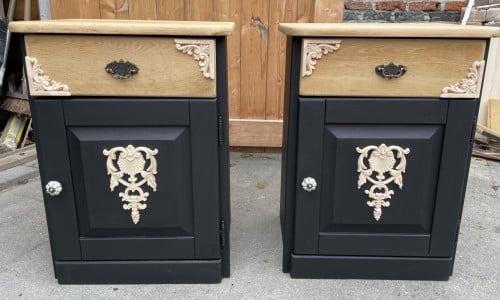 Te koop set van 2 unieke Nachtkastjes