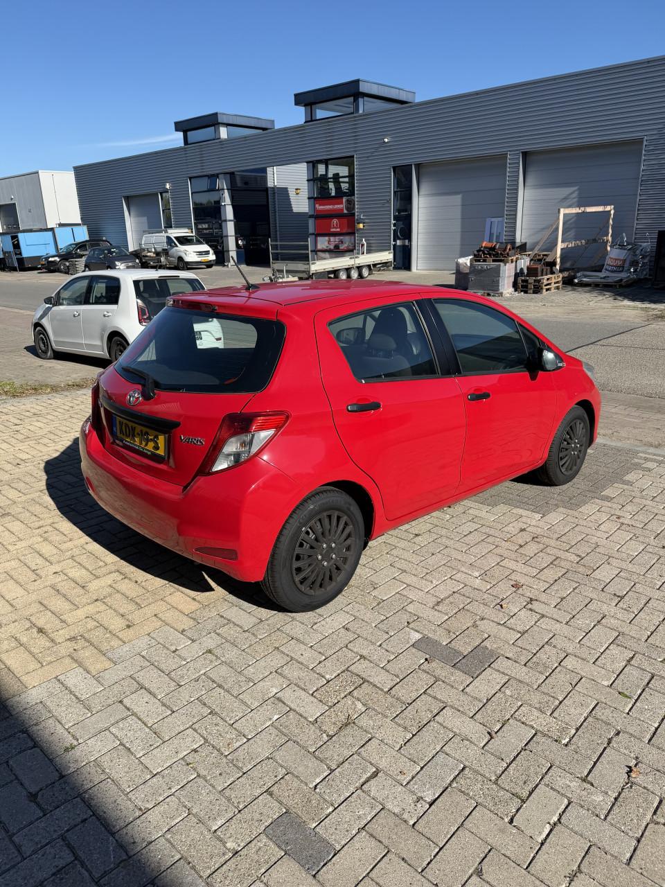 Toyota Yaris 1.0 VVT-i 2012 84.000 KM Airco APK Lage kmstand