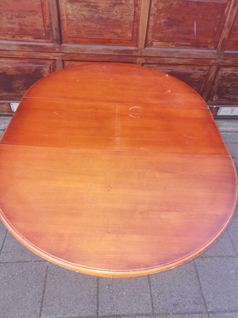 Ronde uitschuifbare eettafel