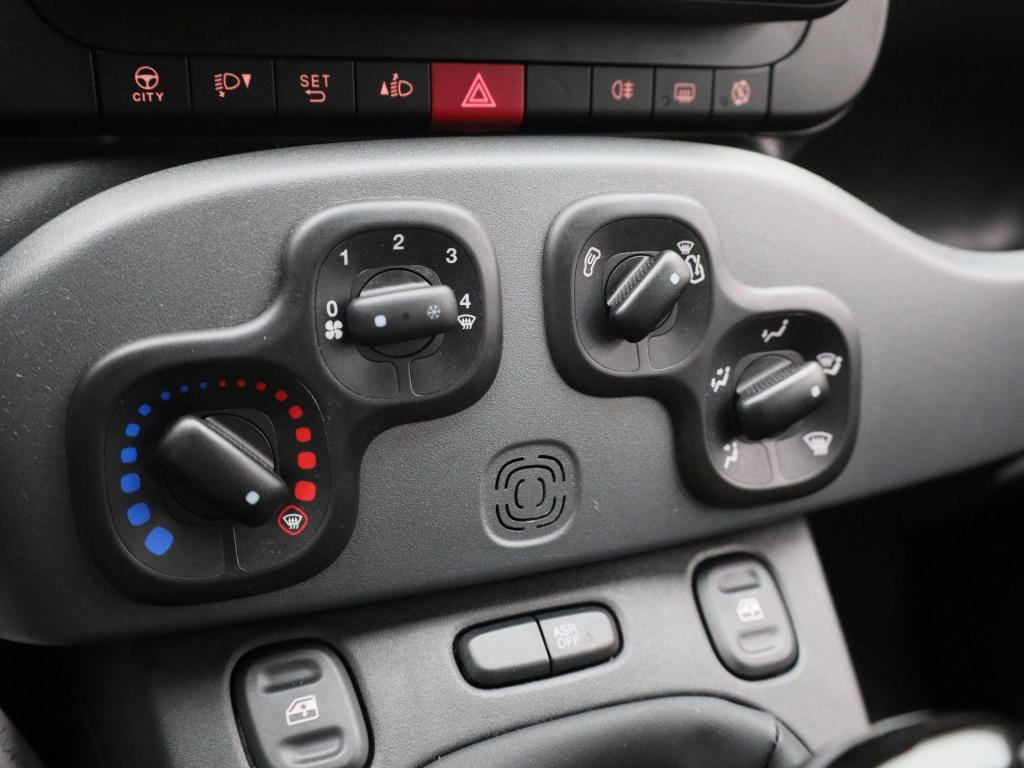 Fiat Panda 1.0 hybrid city life | apple carplay / android auto | airco | cr