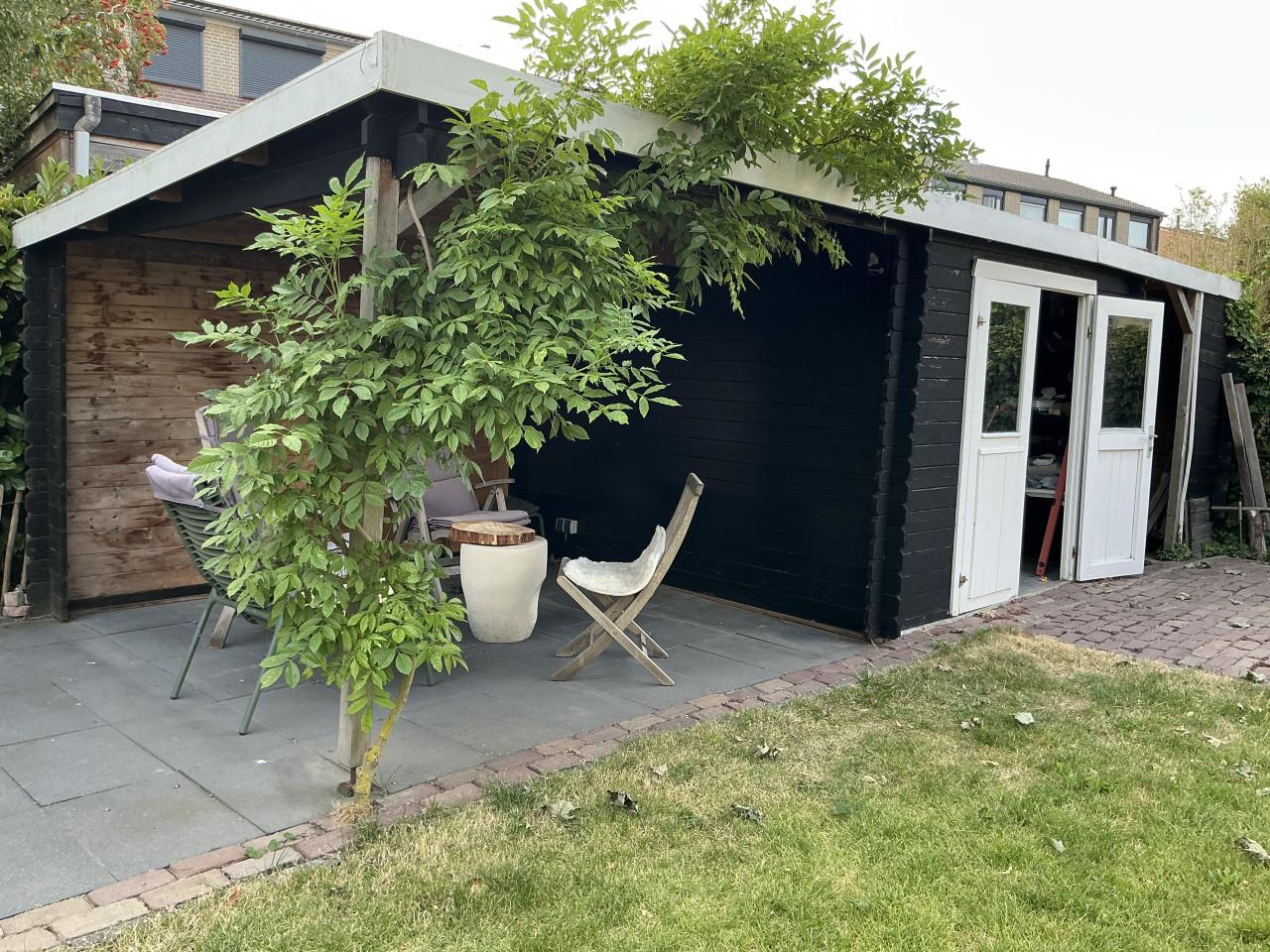 Overkapping en tuinhuisje / schuurtje