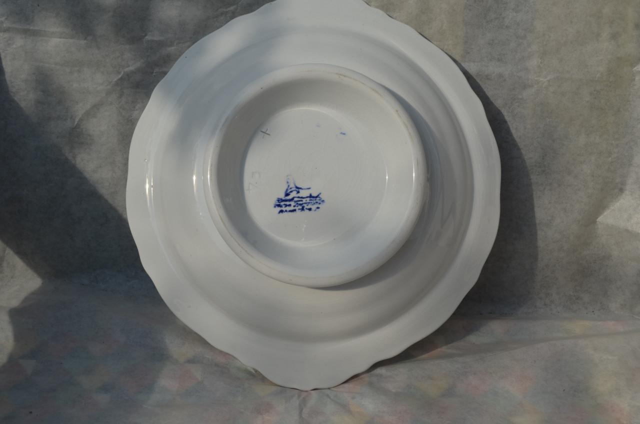 2 Aardewerk dekschalen Regout Maastricht