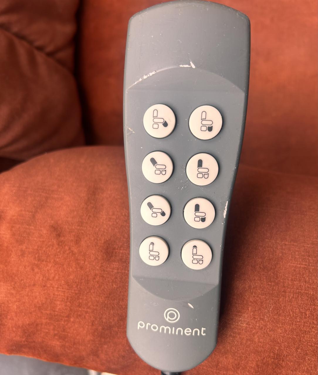 Prominent elektrische bedienbare relaxfauteuil, 3 motoren
