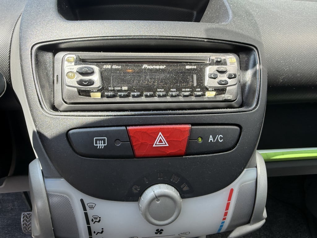 Peugeot 107 1.0-12v xs airco 3-drs