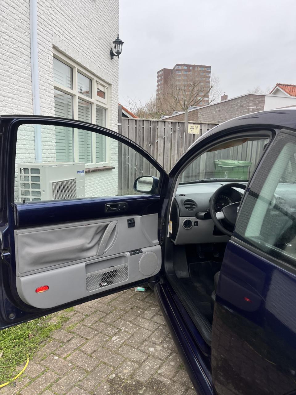 VOLKSWAGEN BEETLE 2003