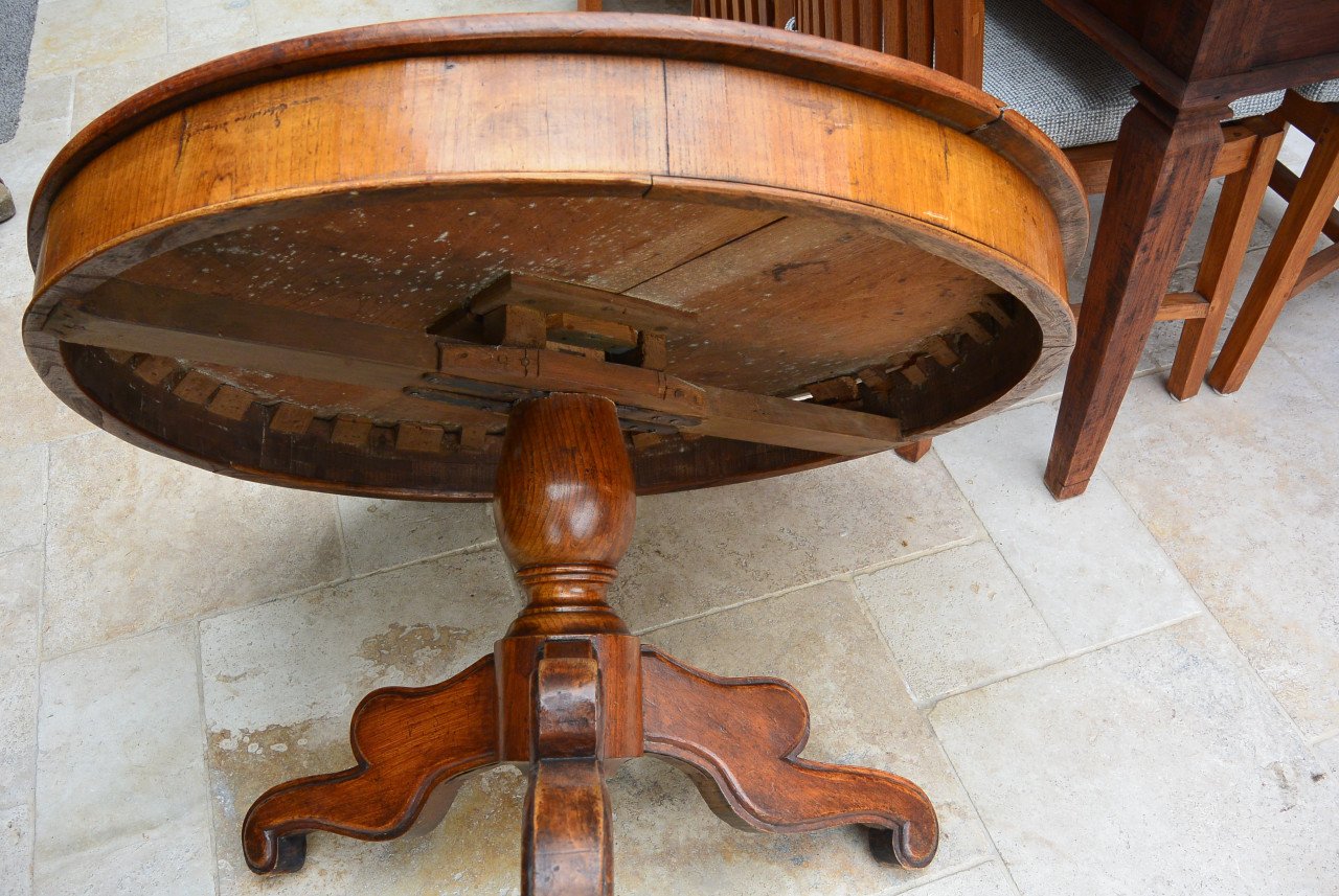 Antieke tafel
