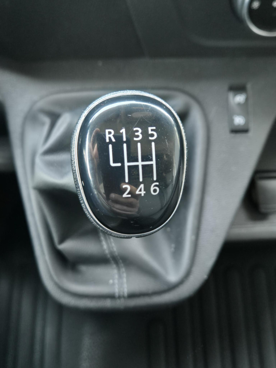 Renault Master t35 2.3 dci 180 l3 h2 v/d born glasresteel, trekhaak, camera