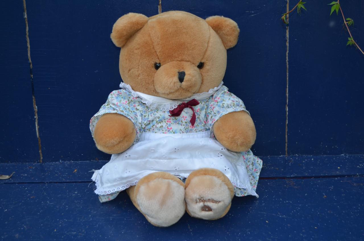 2 Bijenkorf beren Sabine en Bifi