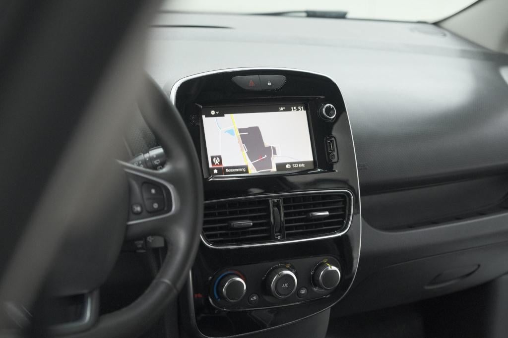 Renault Clio estate tce 90 limited | trekhaak | apple carplay | parkeersens