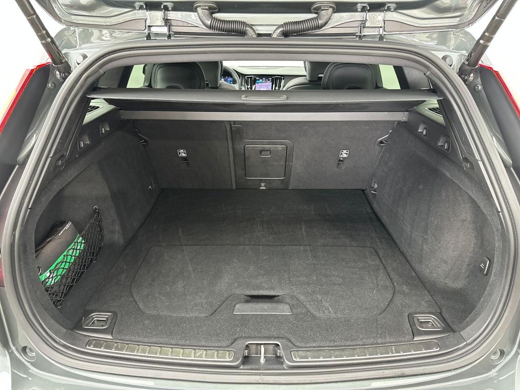 Volvo V60 t8 455pk recharge ultra dark| adap.cruise| pano| trekhaak| 360cam