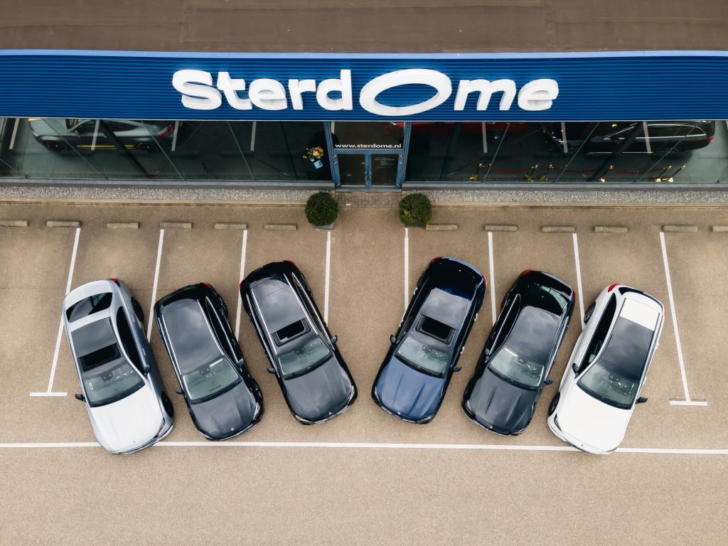 Mercedes-Benz E-Klasse 400 e 4matic amg line l panoramadak l techniek pakke